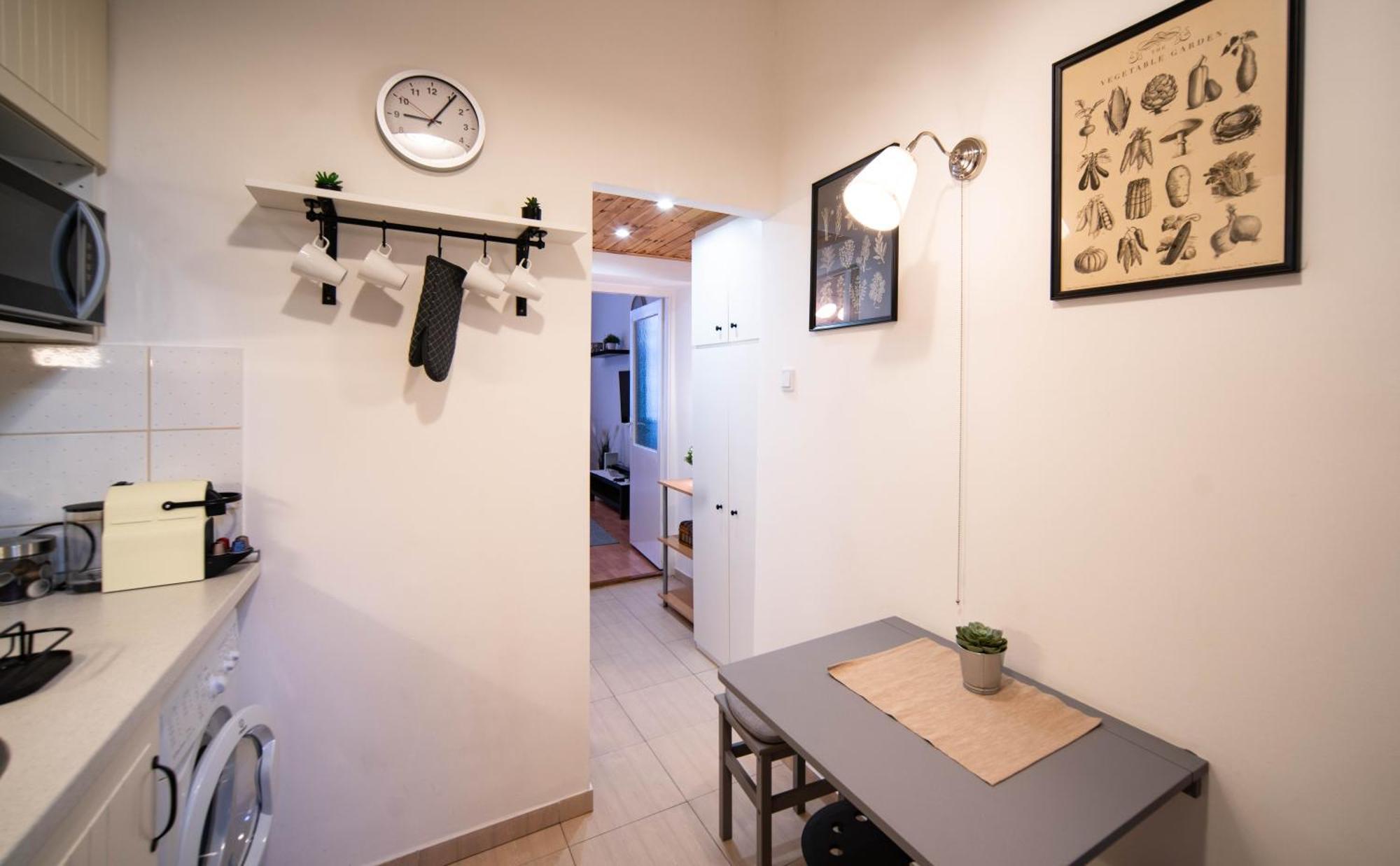 Free Parking Charlie's - 2sep Room, Ac, Fast Wifi, Tv Apartamento