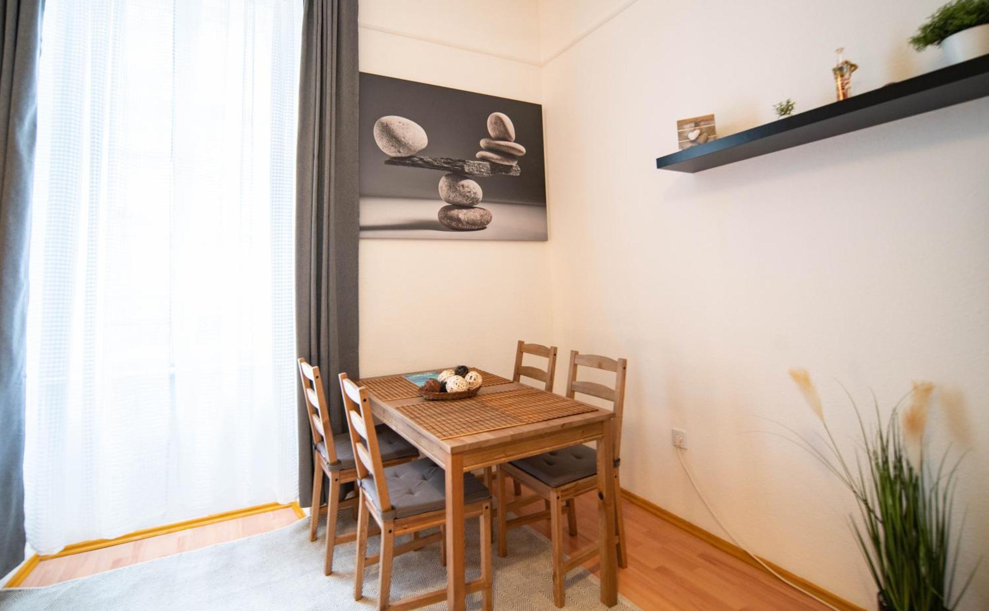 Free Parking Charlie's - 2sep Room, Ac, Fast Wifi, Tv Budapeste